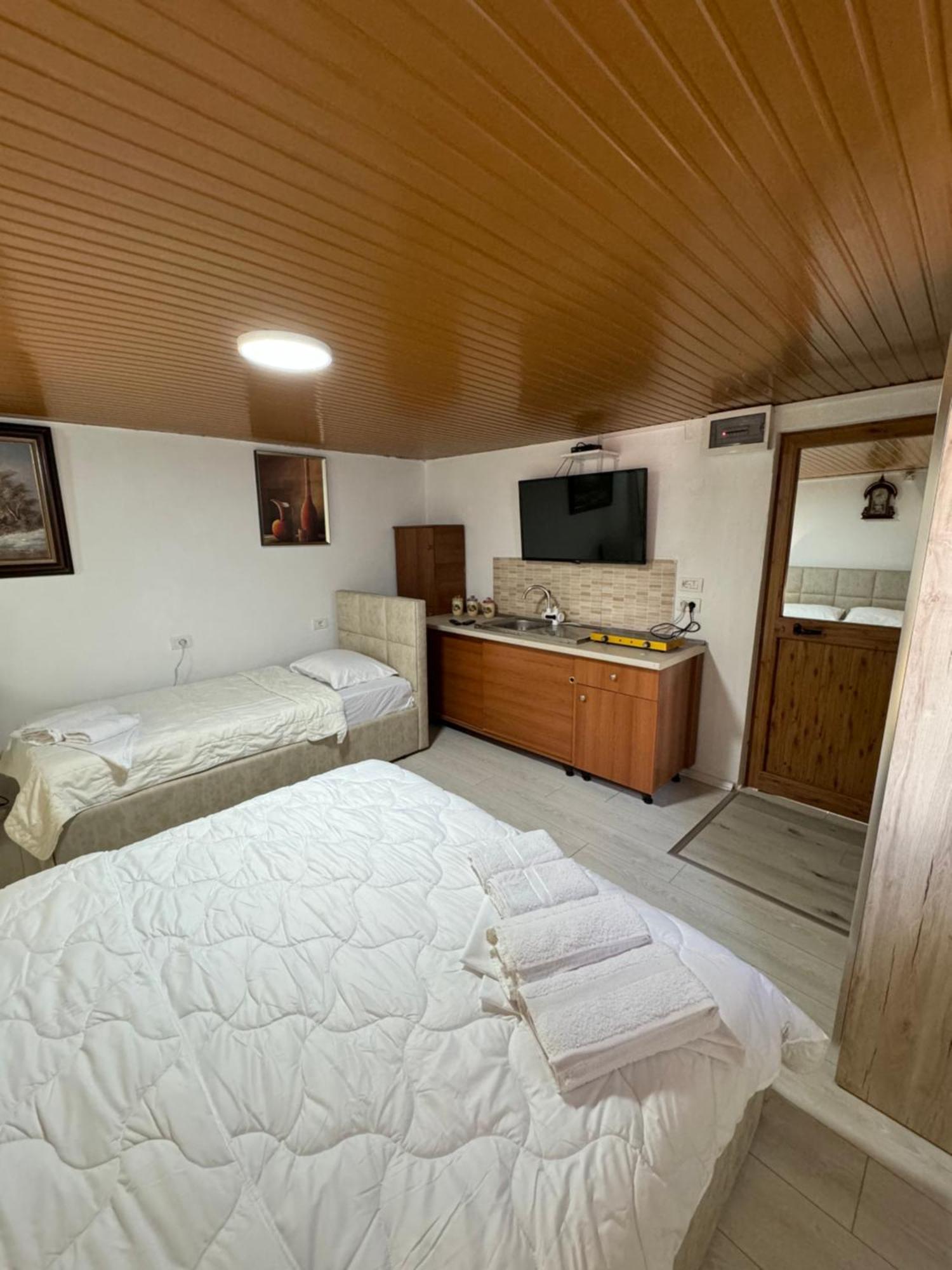 Lake Bliss Cabins Shkodra Kültér fotó
